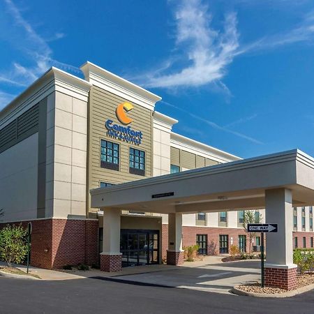 Comfort Inn & Suites Шарлотсвил Екстериор снимка