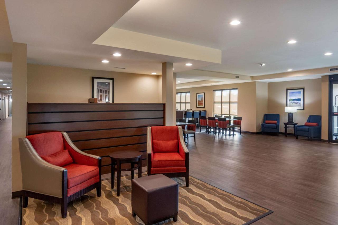 Comfort Inn & Suites Шарлотсвил Екстериор снимка