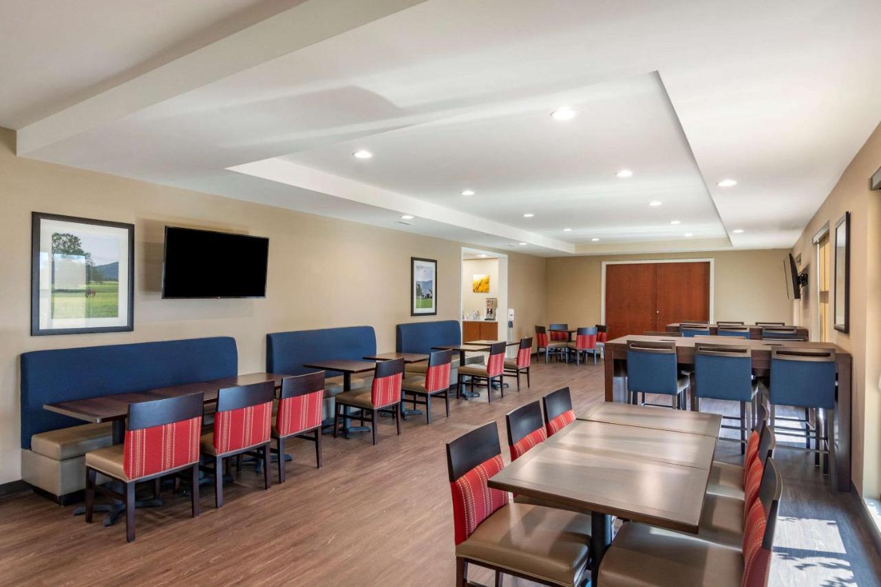 Comfort Inn & Suites Шарлотсвил Екстериор снимка